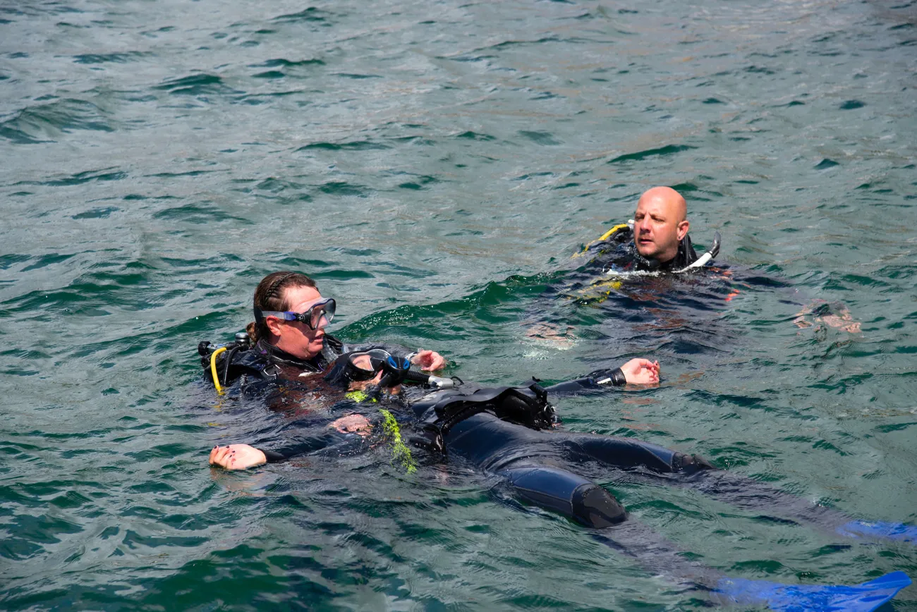 Mentési gyakorlat a vízfelszínen – Junior Rescue Diver